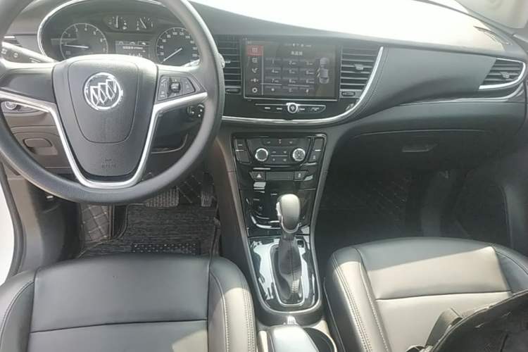 Used Buick Encore 2017 18T Automatic Two-Wheel Drive Urban Leading Model Center Console