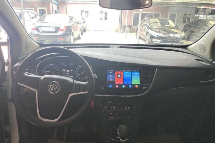 Used Buick Encore 2017 18T Automatic Two-Wheel Drive Urban Leading Model Center Console