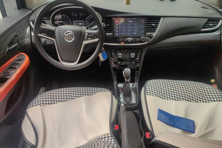 Used Buick Encore 2017 18T Automatic Two-Wheel Drive Urban Leading Model Center Console