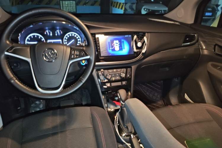 Used Buick Encore 2017 18T Automatic Two-Wheel Drive Urban Leading Model Center Console