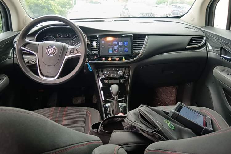 Used Buick Encore 2017 18T Automatic Two-Wheel Drive Urban Leading Model Center Console