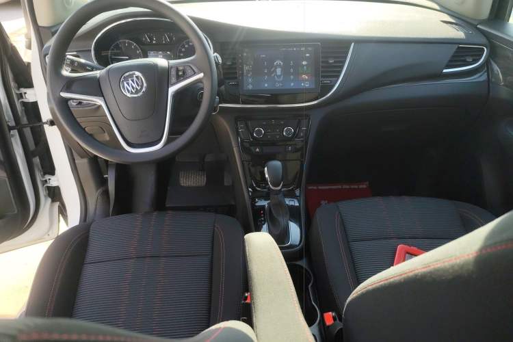 Used Buick Encore 2017 18T Automatic Two-Wheel Drive Urban Leading Model Center Console