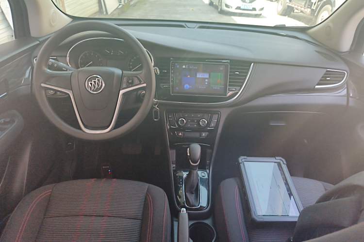 Used Buick Encore 2017 18T Automatic Two-Wheel Drive Urban Leading Model Center Console