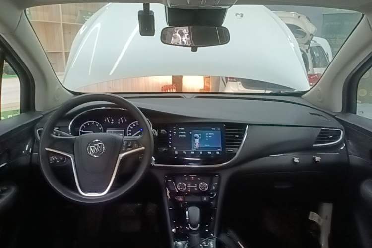 Used Buick Encore 2017 18T Automatic Two-Wheel Drive Urban Leading Model Center Console