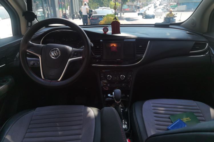 Used Buick Encore 2017 18T Automatic Two-Wheel Drive Urban Leading Model Center Console