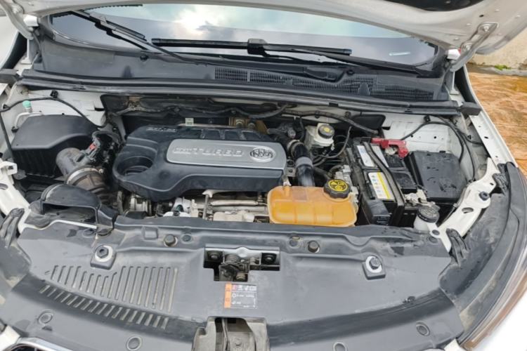 Used Buick Encore 2017 18T Automatic Two-Wheel Drive Urban Fashion Model Engine Bay
