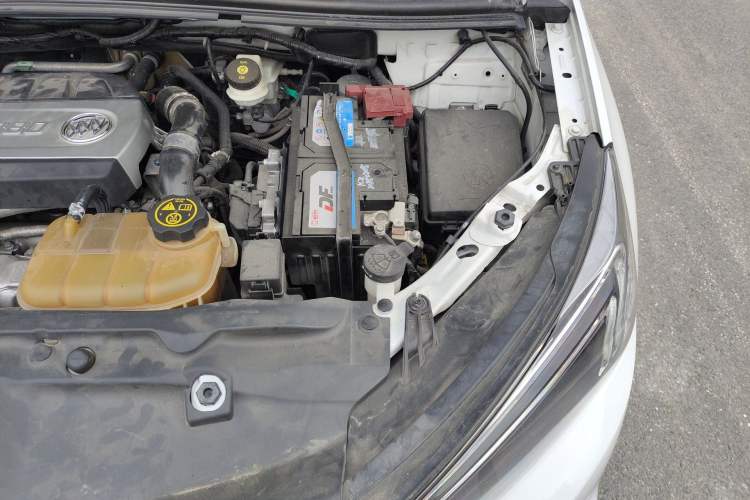 Used Buick Encore 2017 18T Automatic Two-Wheel Drive Urban Leading Model Engine Bay Left