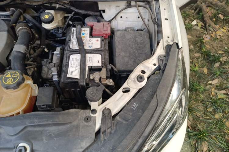 Used Buick Encore 2017 18T Automatic Two-Wheel Drive Urban Leading Model Engine Bay Left