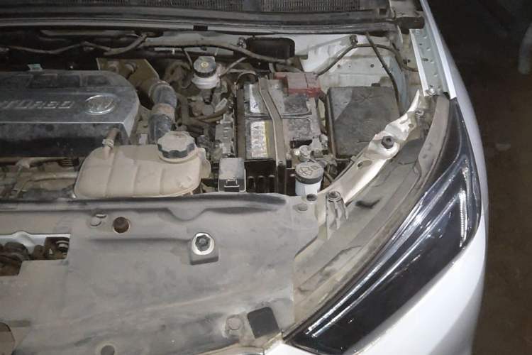 Used Buick Encore 2017 18T Manual Two-Wheel Drive Urban Advanced Version Engine Bay Left