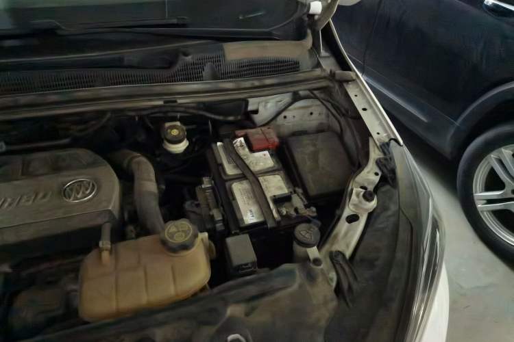 Used Buick Encore 2017 18T Automatic Two-Wheel Drive Urban Fashion Model Engine Bay Left