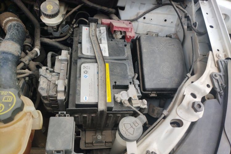 Used Buick Encore 2017 18T Automatic Two-Wheel Drive Urban Leading Model Engine Bay Left