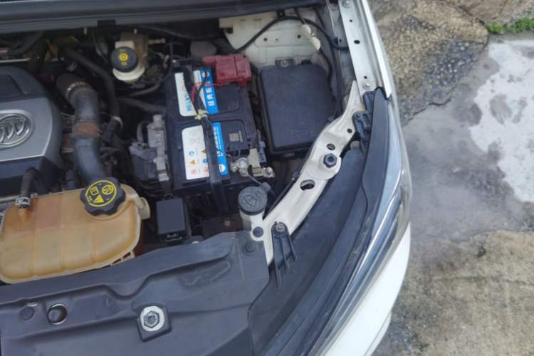 Used Buick Encore 2017 18T Automatic Two-Wheel Drive Urban Leading Model Engine Bay Left