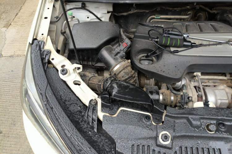 Used Buick Encore 2017 18T Automatic Two-Wheel Drive Urban Leading Model Engine Bay Right