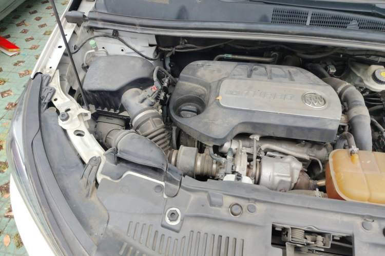 Used Buick Encore 2017 18T Manual Two-Wheel Drive Urban Advanced Version Engine Bay Right