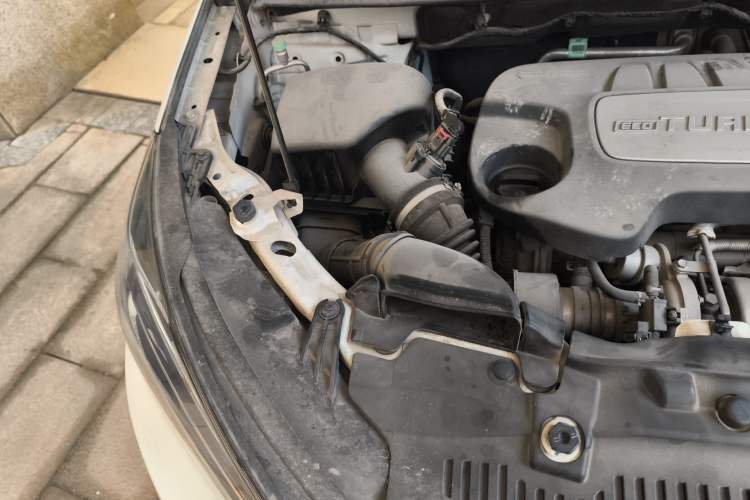 Used Buick Encore 2017 18T Automatic Two-Wheel Drive Urban Fashion Model Engine Bay Right