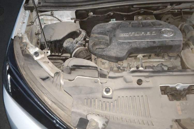 Used Buick Encore 2017 18T Manual Two-Wheel Drive Urban Advanced Version Engine Bay Right