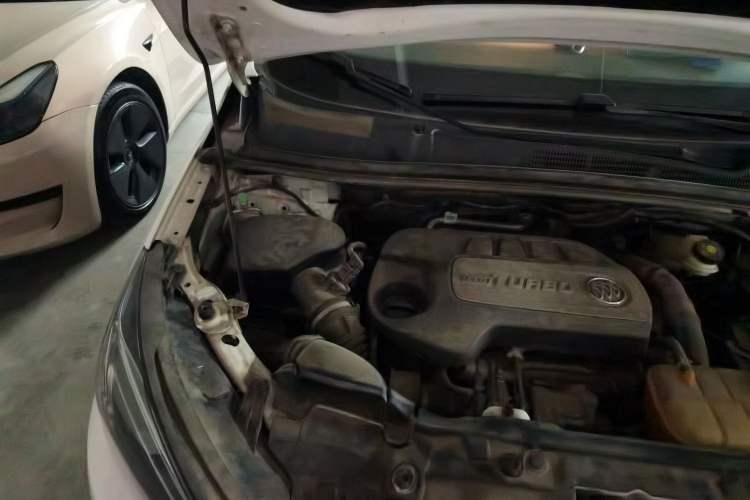 Used Buick Encore 2017 18T Automatic Two-Wheel Drive Urban Fashion Model Engine Bay Right