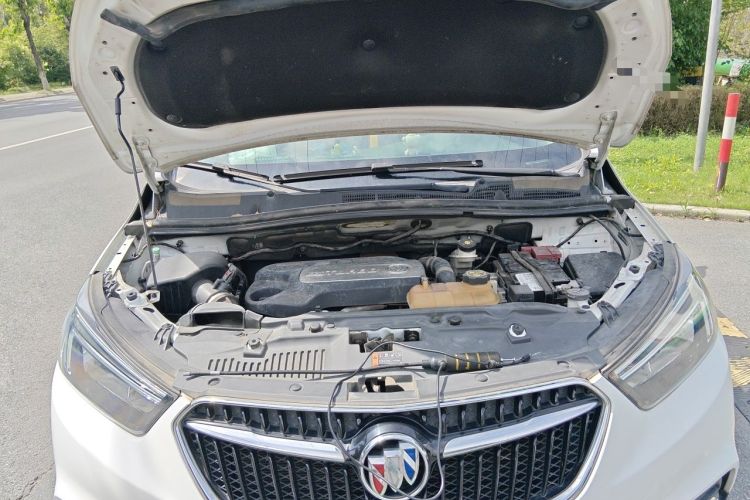 Used Buick Encore 2017 18T Automatic Two-Wheel Drive Urban Fashion Model Engine Bay