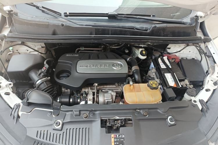 Used Buick Encore 2017 18T Automatic Two-Wheel Drive Urban Fashion Model Engine Bay