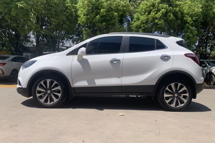 Used Buick Encore 2017 18T Automatic All-Wheel-Drive Flagship Model Exterior 3
