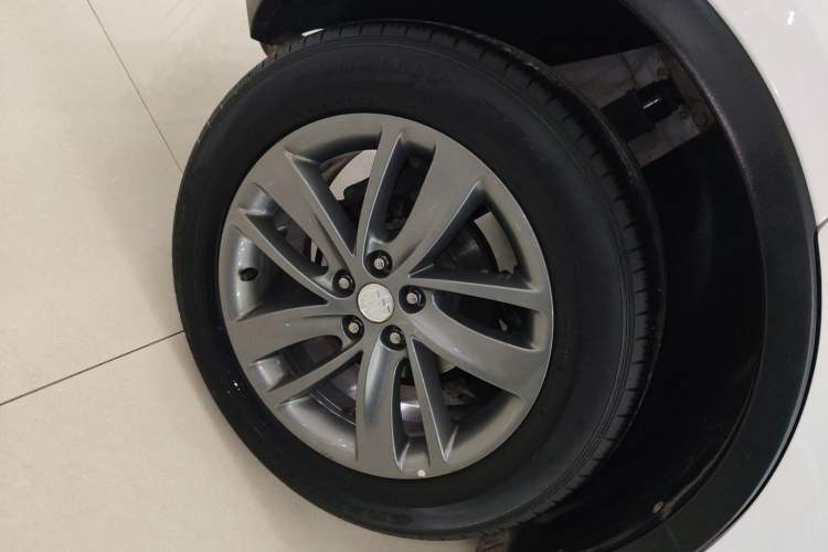 Used Buick Encore 2017 18T Automatic Two-Wheel Drive Urban Leading Model Exterior 5