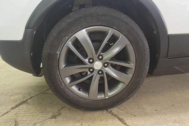 Used Buick Encore 2017 18T Automatic Two-Wheel Drive Urban Fashion Model Exterior 5
