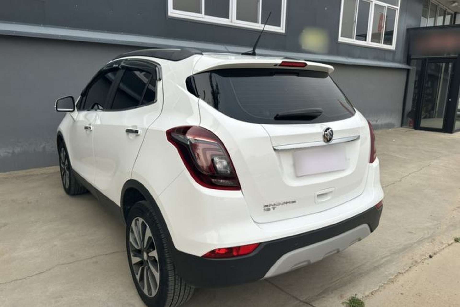 Used Buick Encore 2017 18T Automatic All-Wheel-Drive Flagship Model Exterior 7