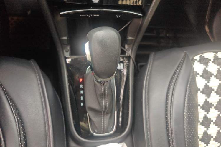 Used Buick Encore 2017 18T Automatic Two-Wheel Drive Urban Elite Model Gear Lever