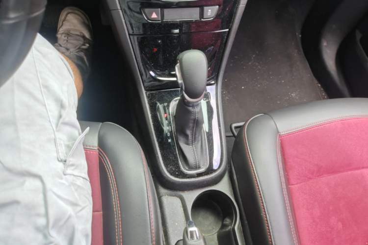 Used Buick Encore 2017 18T Automatic Two-Wheel Drive Urban Elite Model Gear Lever