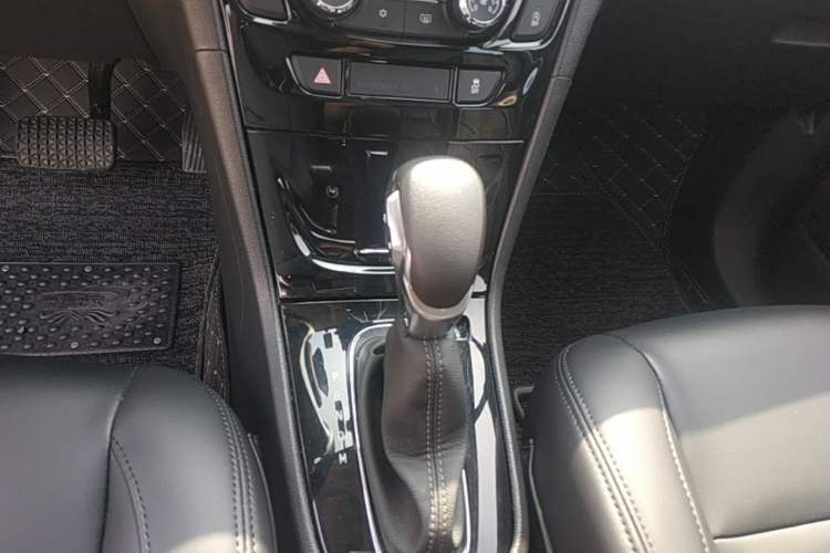 Used Buick Encore 2017 18T Automatic Two-Wheel Drive Urban Leading Model Gear Lever