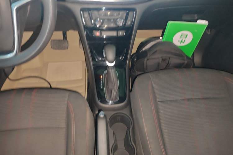 Used Buick Encore 2017 18T Automatic Two-Wheel Drive Urban Fashion Model Gear Lever