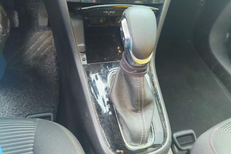 Used Buick Encore 2017 18T Automatic Two-Wheel Drive Urban Leading Model Gear Lever