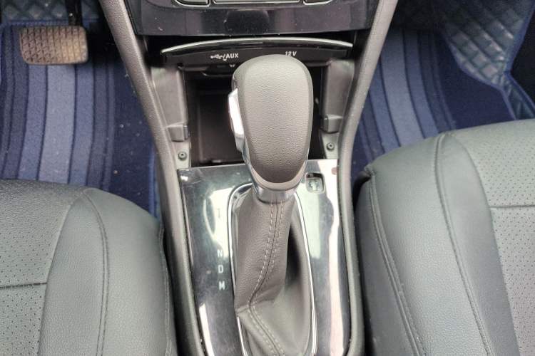 Used Buick Encore 2017 18T Automatic Two-Wheel Drive Urban Leading Model Gear Lever