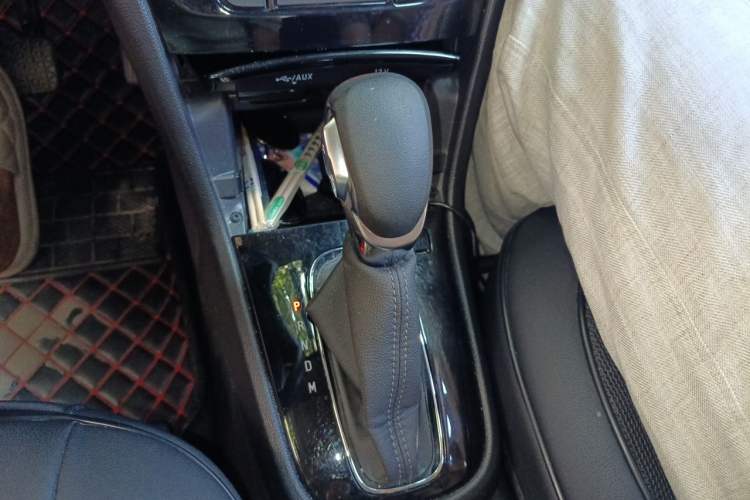 Used Buick Encore 2017 18T Automatic Two-Wheel Drive Urban Leading Model Gear Lever