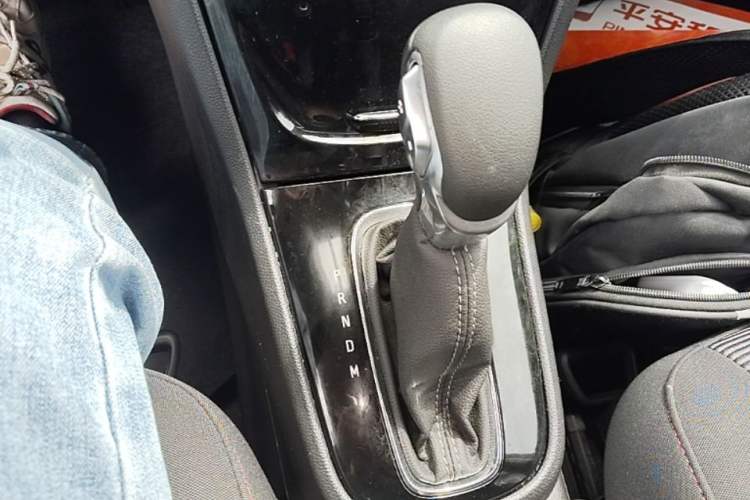Used Buick Encore 2017 18T Automatic Two-Wheel Drive Urban Leading Model Gear Lever