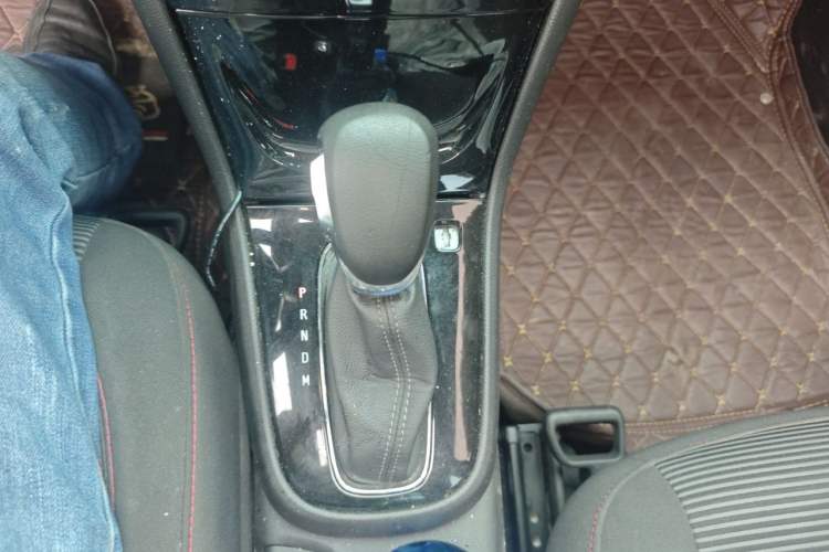 Used Buick Encore 2017 18T Automatic Two-Wheel Drive Urban Leading Model Gear Lever