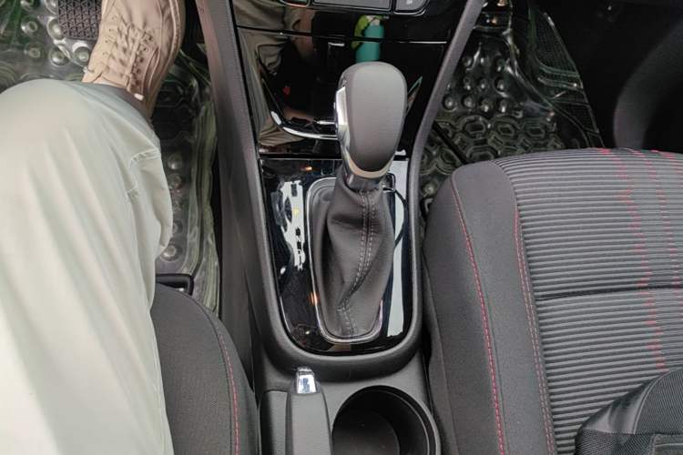 Used Buick Encore 2017 18T Automatic Two-Wheel Drive Urban Leading Model Gear Lever