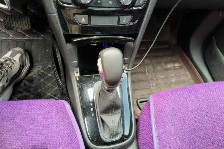 Used Buick Encore 2017 18T Automatic Two-Wheel Drive Urban Leading Model Gear Lever