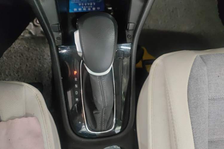 Used Buick Encore 2017 18T Automatic Two-Wheel Drive Urban Leading Model Gear Lever