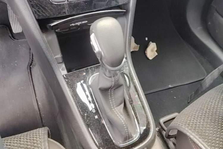 Used Buick Encore 2017 18T Automatic Two-Wheel Drive Urban Elite Model Gear Lever