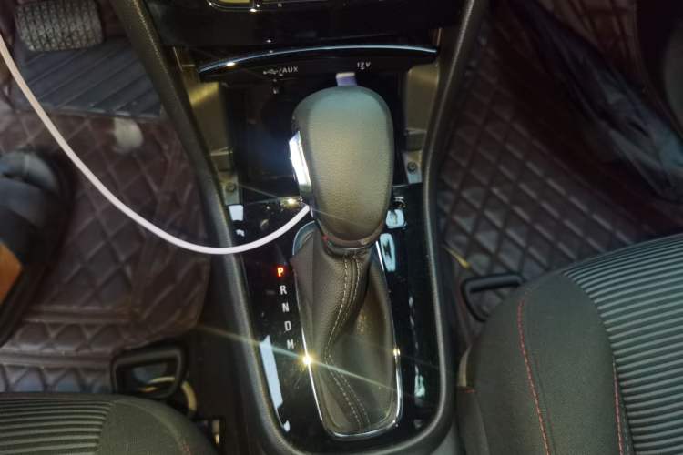 Used Buick Encore 2017 18T Automatic Two-Wheel Drive Urban Leading Model Gear Lever