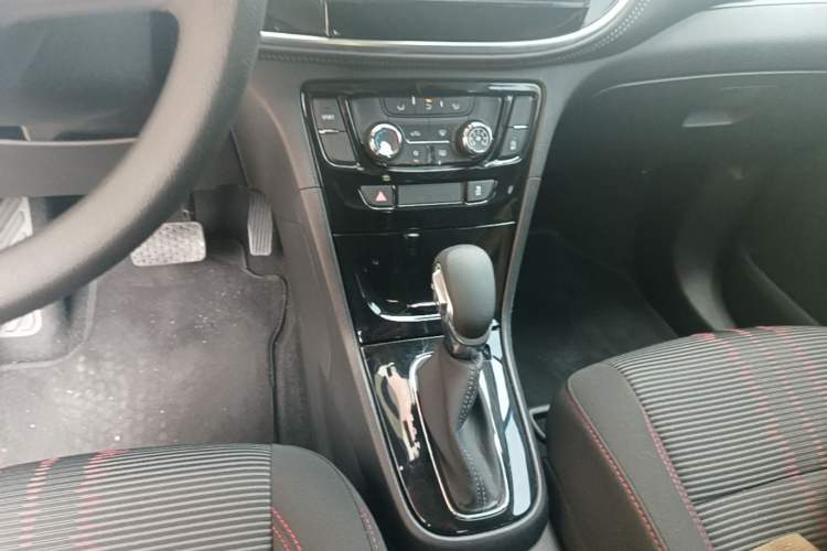Used Buick Encore 2017 18T Automatic Two-Wheel Drive Urban Fashion Model Gear Lever