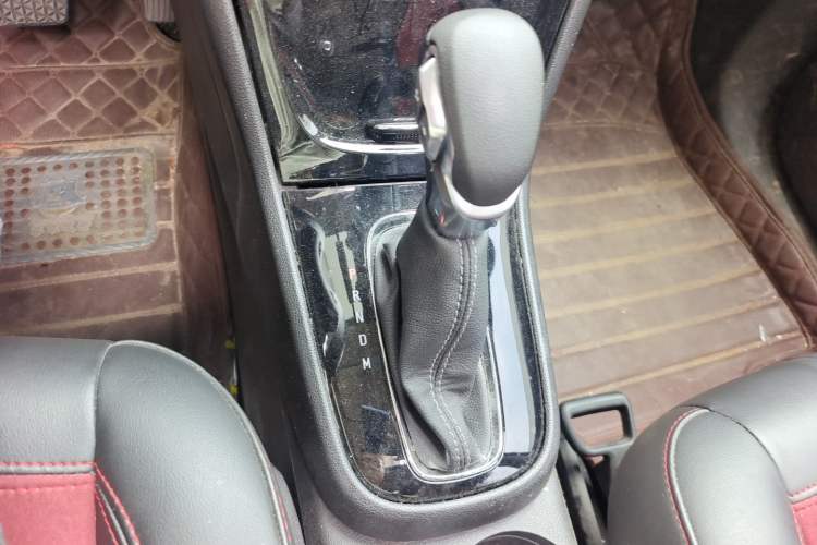 Used Buick Encore 2017 18T Automatic Two-Wheel Drive Urban Elite Model Gear Lever