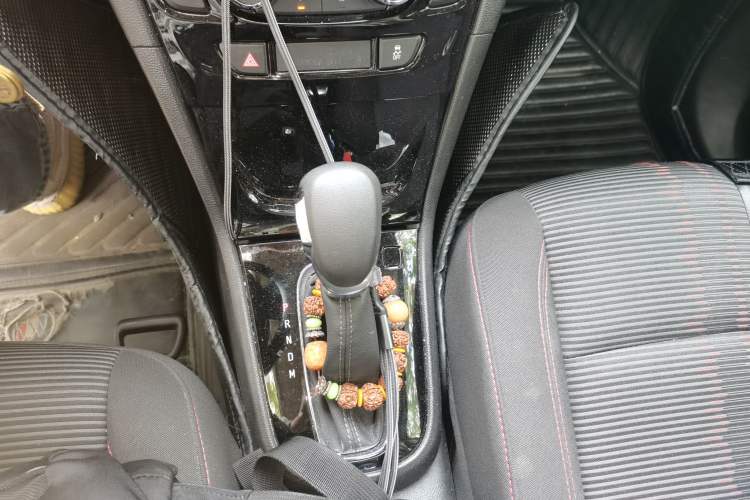 Used Buick Encore 2017 18T Automatic Two-Wheel Drive Urban Leading Model Gear Lever