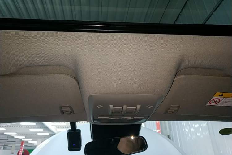 Used Buick Encore 2017 18T Automatic Two-Wheel Drive Urban Leading Model Headliner