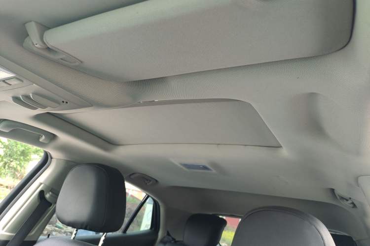 Used Buick Encore 2017 18T Automatic Two-Wheel Drive Urban Leading Model Headliner