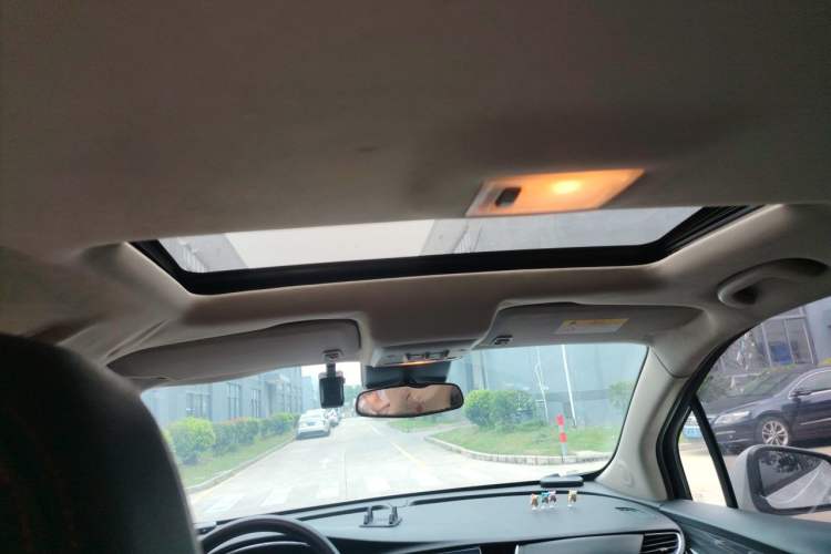 Used Buick Encore 2017 18T Manual Two-Wheel Drive Urban Advanced Version Headliner