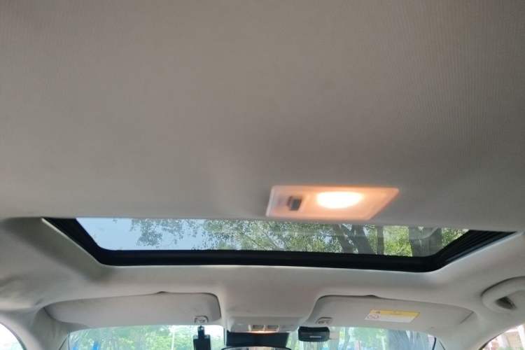 Used Buick Encore 2017 18T Automatic Two-Wheel Drive Urban Fashion Model Headliner