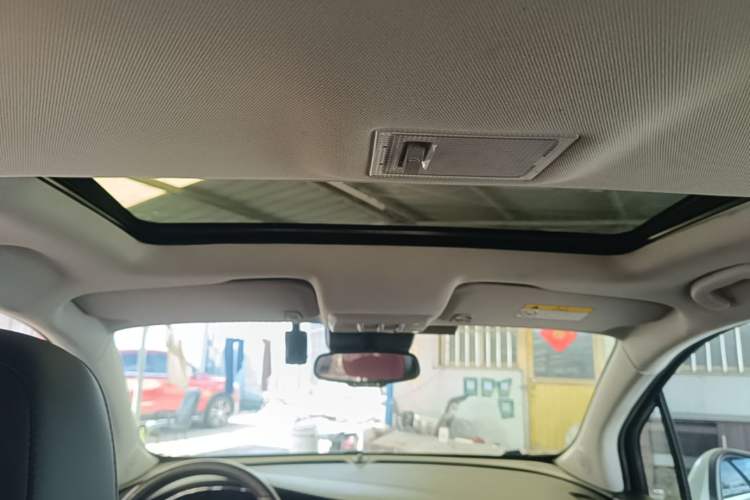 Used Buick Encore 2017 18T Automatic Two-Wheel Drive Urban Elite Model Headliner