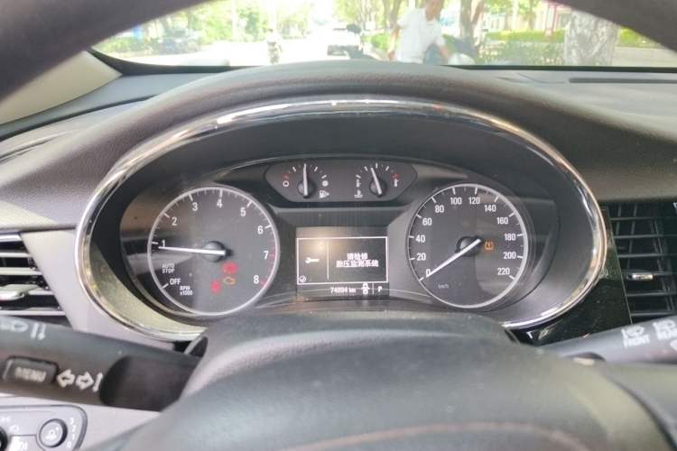 Used Buick Encore 2017 18T Automatic Two-Wheel Drive Urban Fashion Model Instrument Cluster